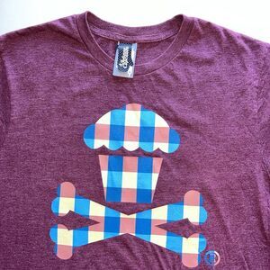Johnny Cupcakes Maroon Checkered Cupcake Crossbone T Shirt Adult M